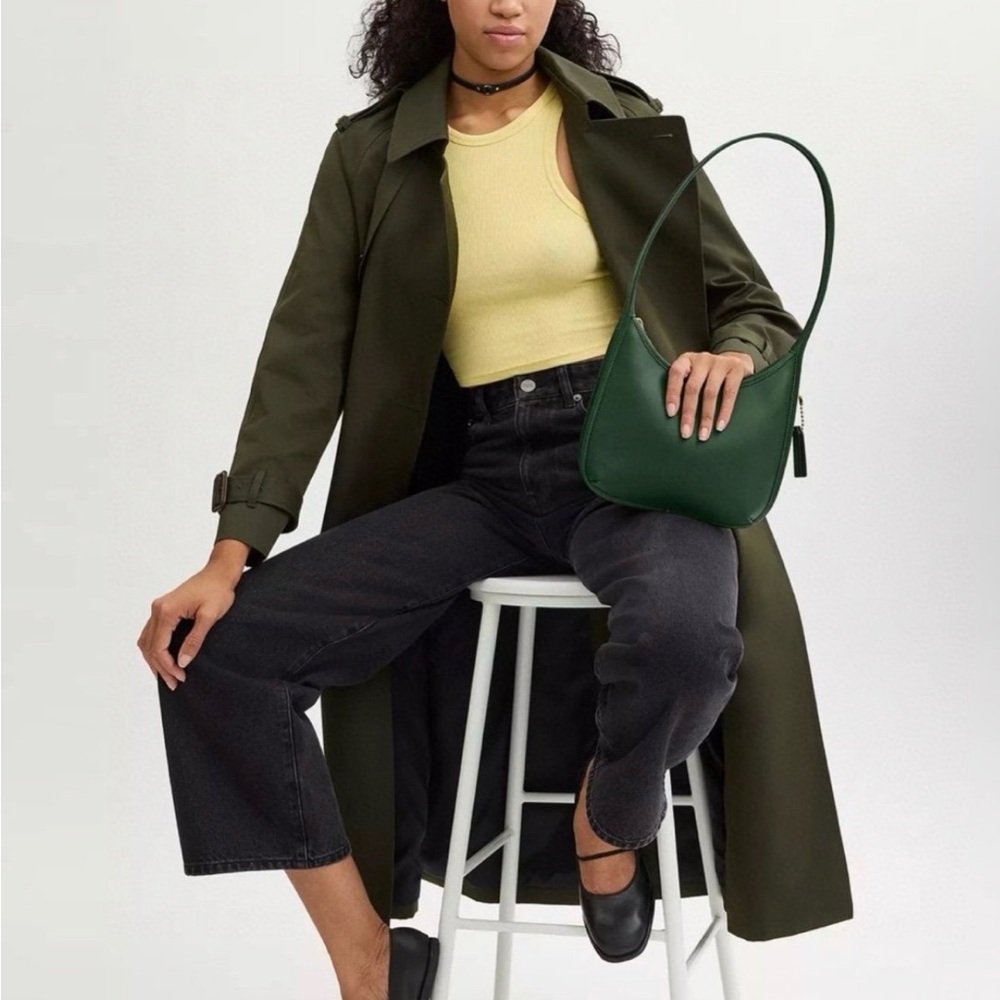 NWOT Coach Hunter Green Curve Zip Bag (with charm)